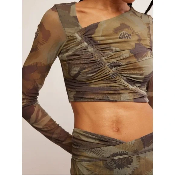 NWT FREE PEOPLE SuperNova (2 PC) Army Combo  SZ: L - Picture 4 of 7